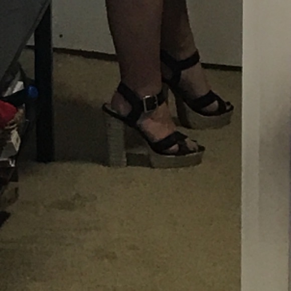 strappy platform heel - Picture 2 of 6